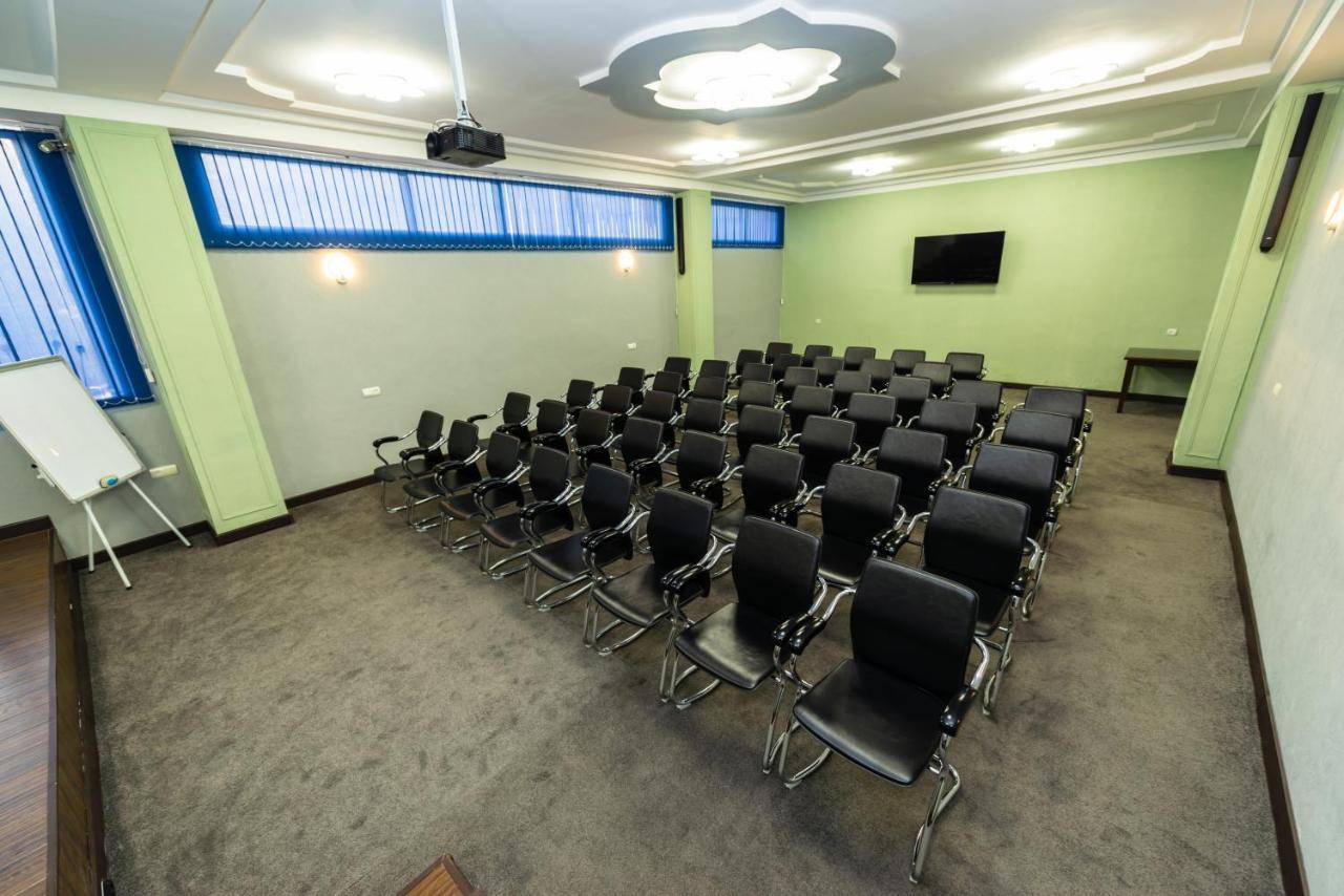 Kirovakan Hotel Vanadzor Kültér fotó
